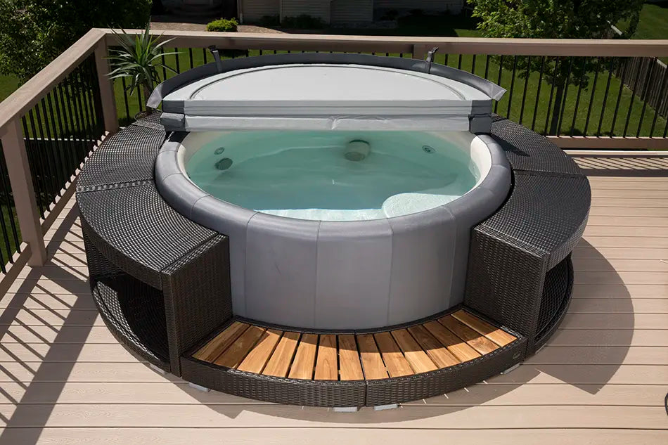 Softub: Cover
