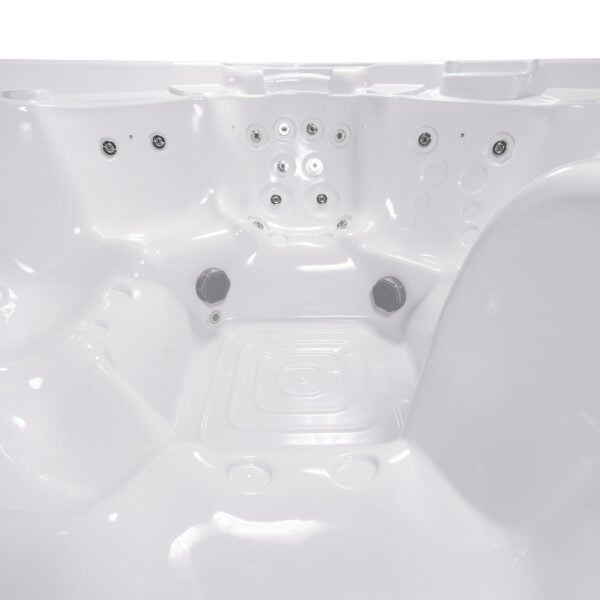 Wellis: Rental Escape Hot Tub