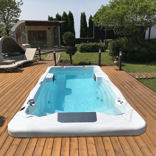Wellis: Amazon Swim Spa