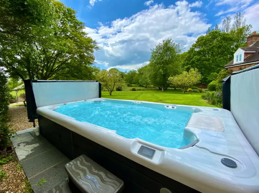 Wellis: Danube Swim Spa