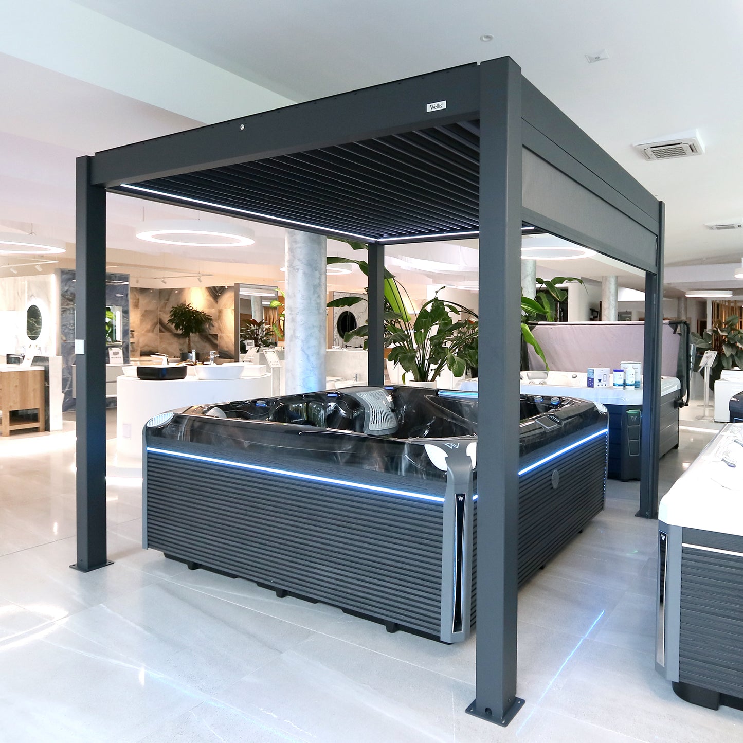 Wellis: MotionFlex 400 bioclimatic pergola