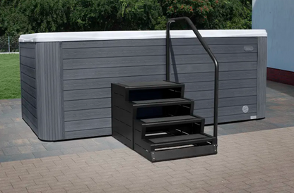 Wellis: SwimSpa Stairs
