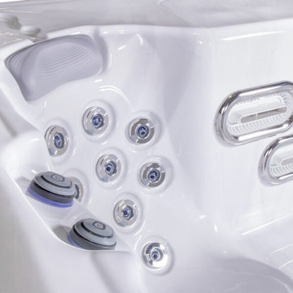 Wellis: Amazon Riverjet Swim Spa