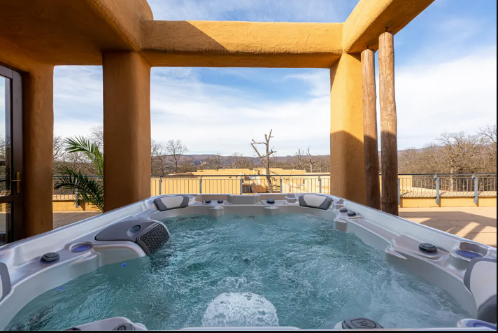 Wellis: Mont Blanc Hot Tub